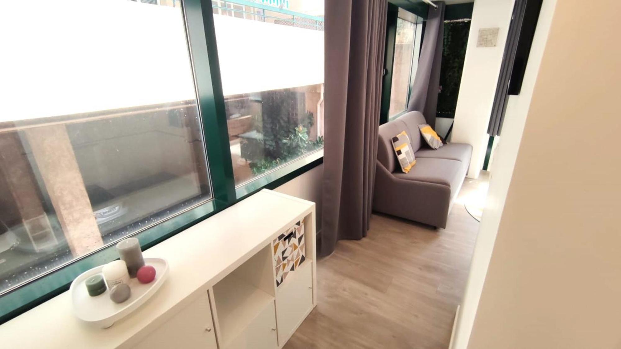 Dana Centre 25 * Nizza